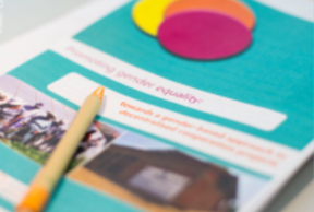 Decentralised cooperation 